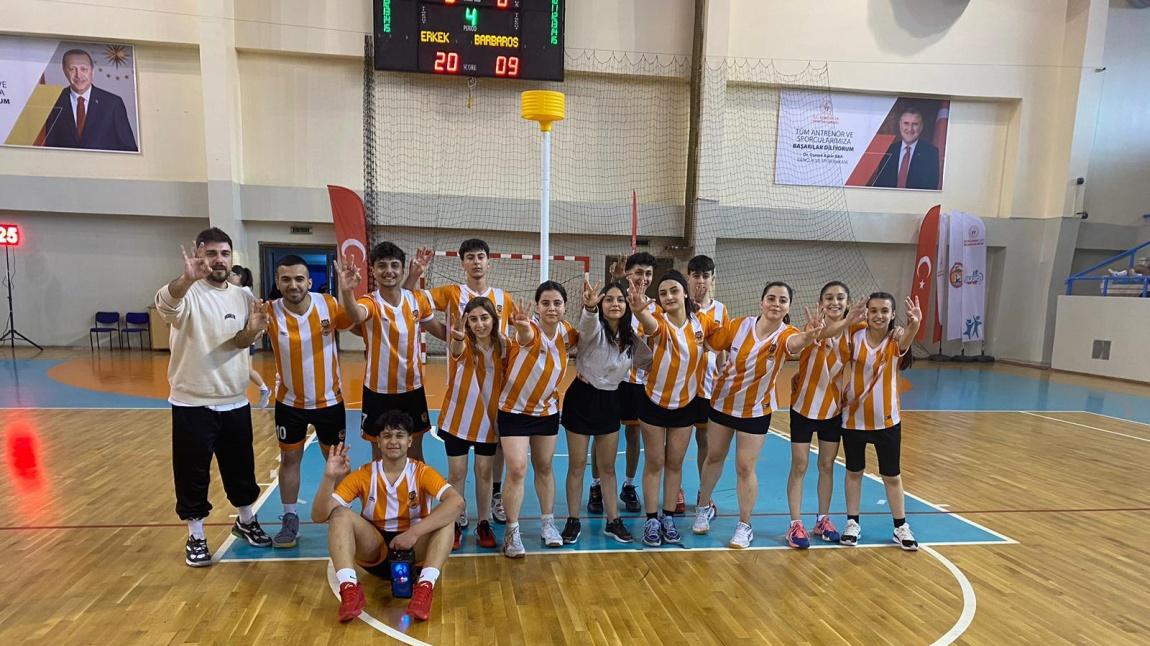 Adana Erkek Anadolu Lisesi üst üste 2 kez Korfbol Türkiye Şampiyonası'na gitmeye hak kazanmıştır. Kendilerini tebrik ederiz. 